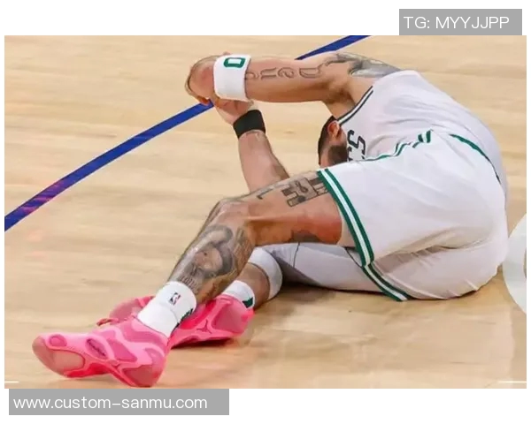 塔图姆与女明星疑似暧昧关系曝光 球场外感情风波引发关注 塔图姆与女明星疑似暧昧关系曝光 球场外感情风波引发关注